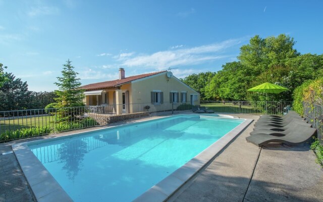 Spacious Holiday Home in Malaucene France With Private Pool