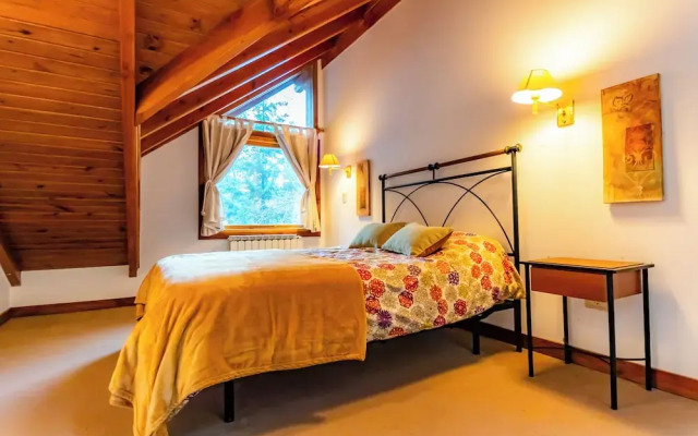 Amazing 4 Bedroom Chalet Villa Traful VT1 by Apartments Bariloche