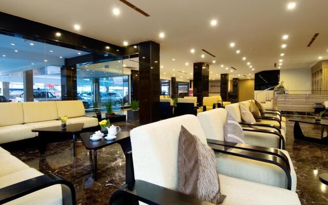 OYO 1729 I-shine Hotel