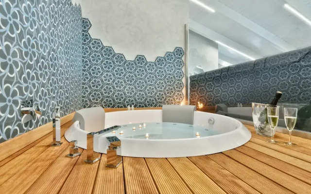 Amnis Suites