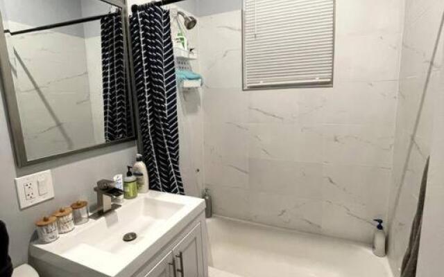 Lovely Logan Square 2-Bedroom in Chicago