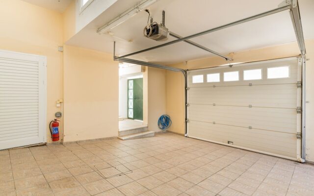 Spacious Villa in Saronida With Swimming Pool