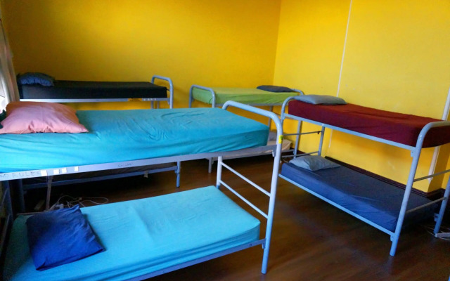 Sundancer Backpackers Resort