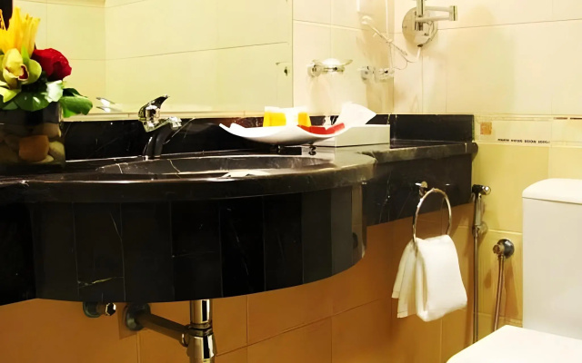 Paragon Hotel