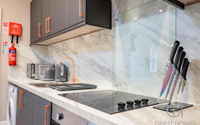 Worcester 1 Bed Apartment With Private Entrance