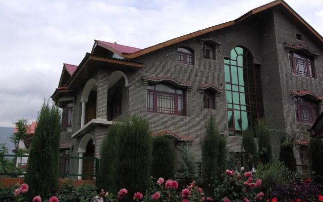 Harwan Resort