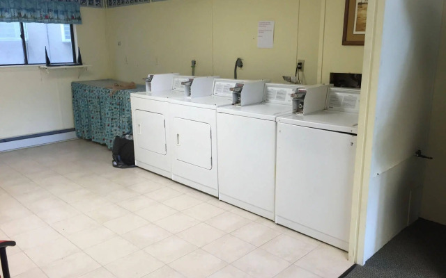 Four Winds Condo Motel