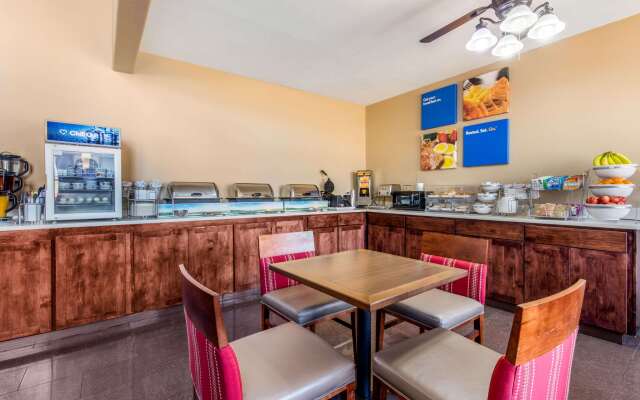 Comfort Inn & Suites