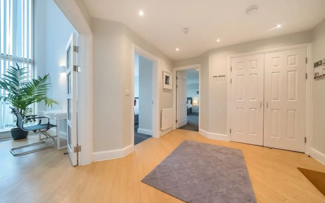 Roomspace -The Courtyard Penthouse