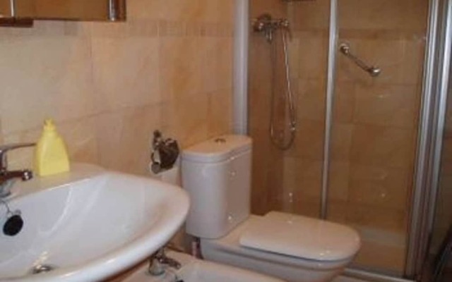 Stylish And Spacious 1 Bedroom Flat In Trendy Area