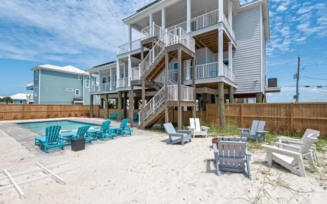 Toes In The Sand - Main House