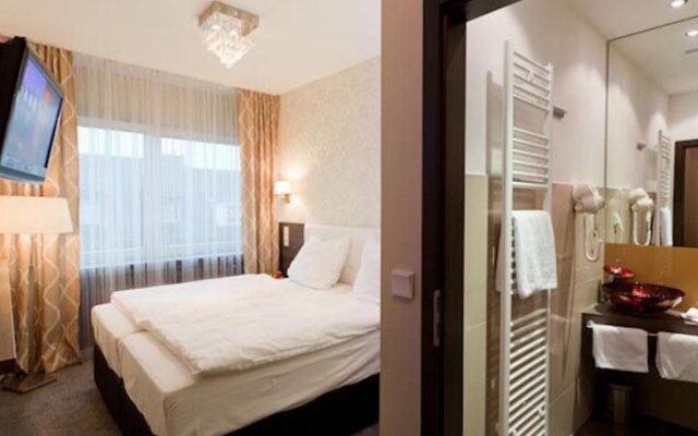 Metropol Rooms