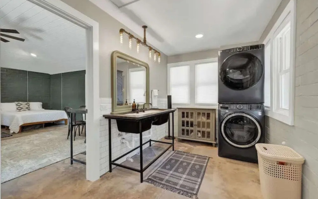 Historic Hideaway Stroll to Schlitterbahn