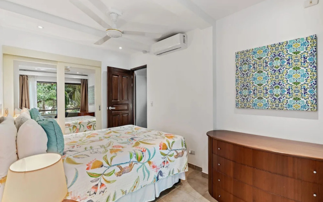 Colorful & Private 2-Bedroom Condo Just a Short Walk from the Beach