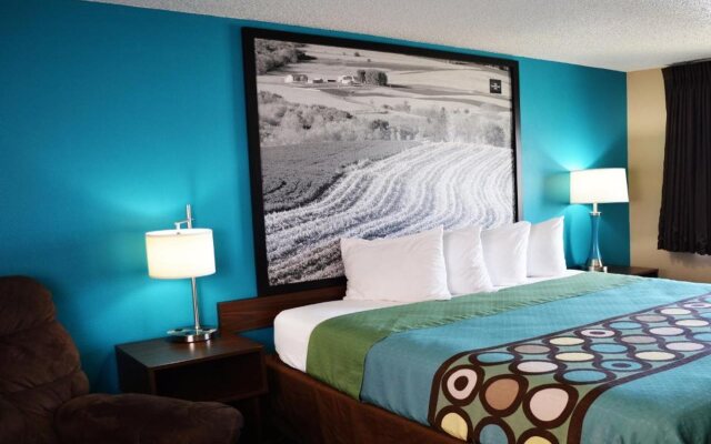 Super 8 By Wyndham Spencer