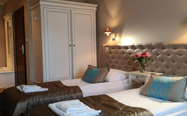 Riviera Resort Modlin Airport