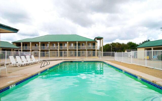Econo Lodge Bartlesville Hwy 75