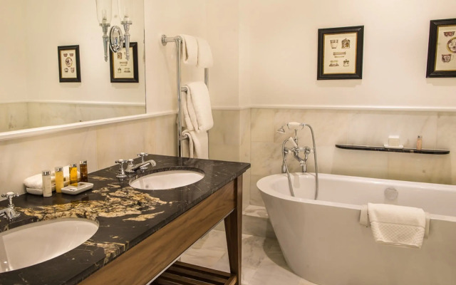 Lucknam Park, Emblems Collection