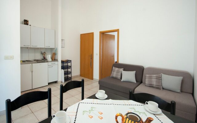 Apartments Maretic