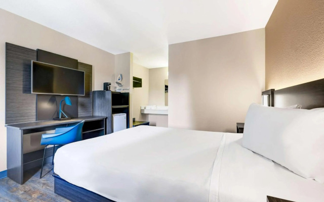 Motel 6 Kirkland, WA - North Kirkland