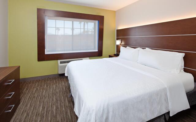 Holiday Inn Express & Suites Rancho Mirage - Palm Spgs Area by IHG