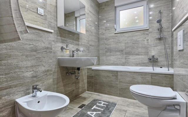 Awesome Home in Lokva Rogoznica With Sauna, Wifi and 4 Bedrooms