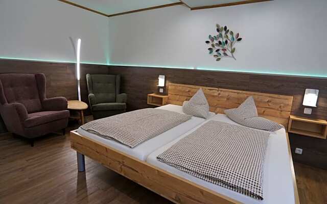 Hotel Pension Tyrol