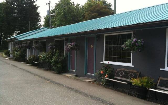 Riverside Motel