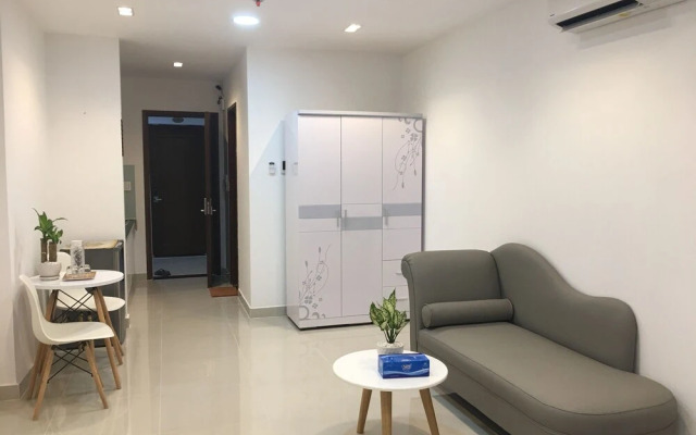 Le Hieu Apartment at Sky Center