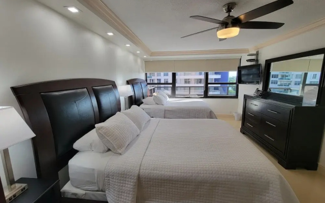 Alexander 819 2 Bedroom Apts