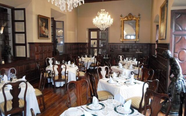 Hotel Virrey De Mendoza