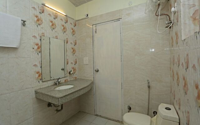 OYO 8438 DSR Residency