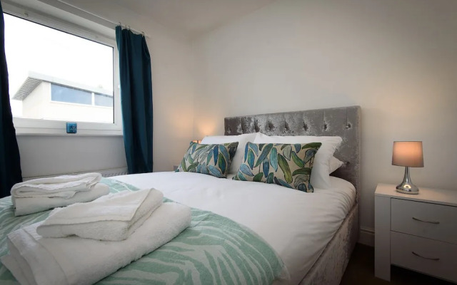 Karah Suites- Longhorn Avenue