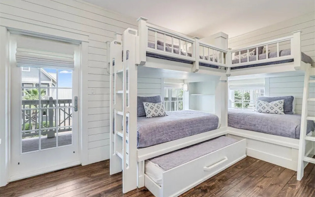 Ships and Giggles 276 HI