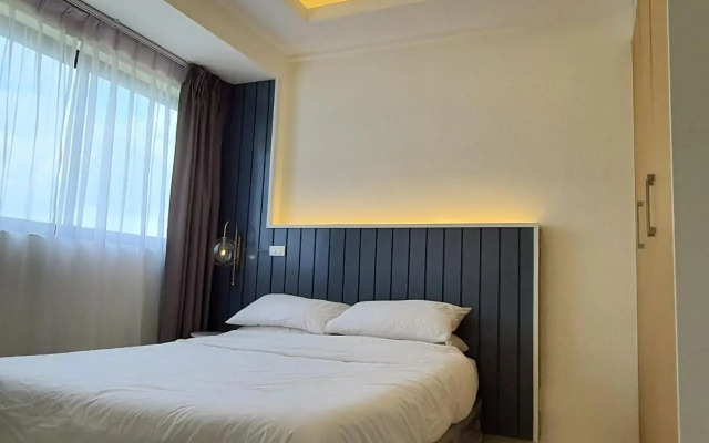 A condo with lake view near Highlands Steakhouse