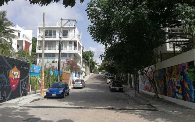 Yellow Submarine Sea View