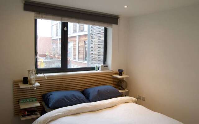 Light And Airy Dalston Living In Convenient Location