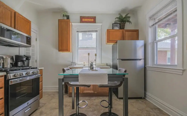 Peaceful One Bedroom Home Near Chicago