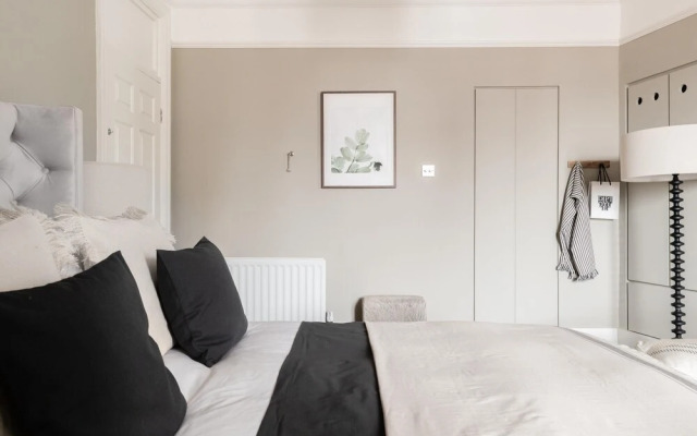 The Leicester Square Apartment