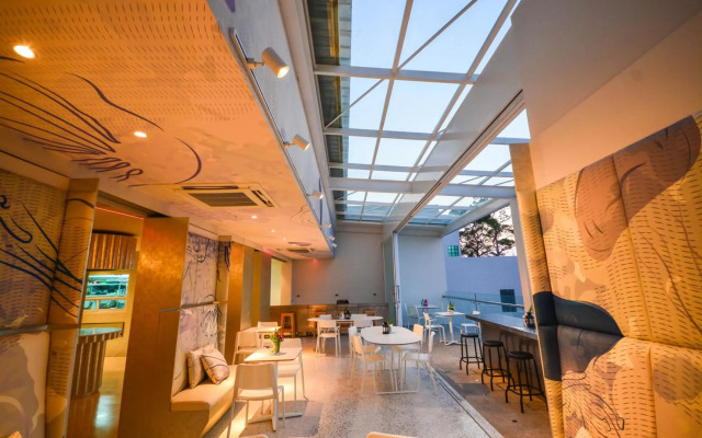 Comet Hotel Suratthani