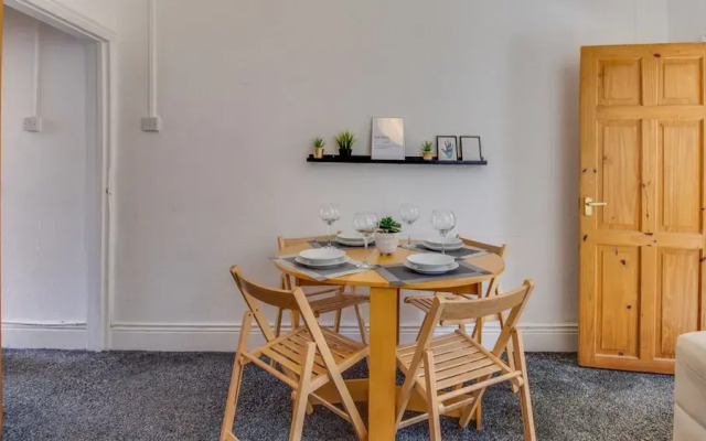 Stayzo House Accommodation - Coventry Free Parking