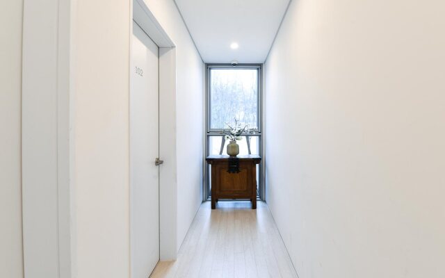 Runway Guesthouse - Hostel