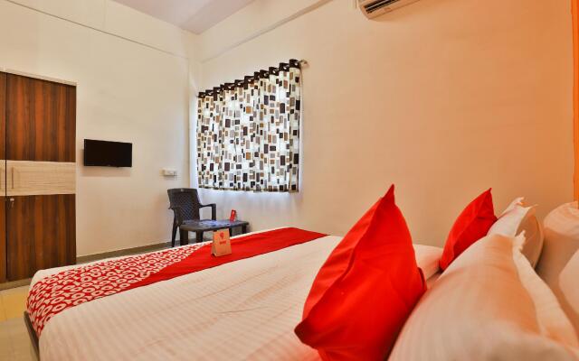 OYO Flagship 13124 Hotel Pyramid