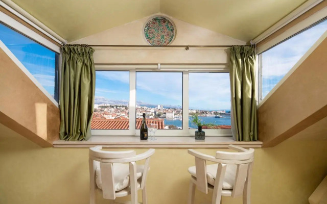 Royal Apartment Damida