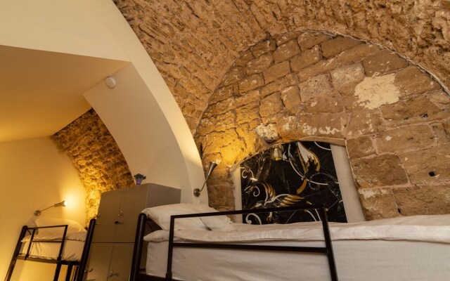 PoliHosts Old Jaffa - Hostel