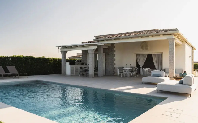 Villa Blue Sphere by Wonderful Italy