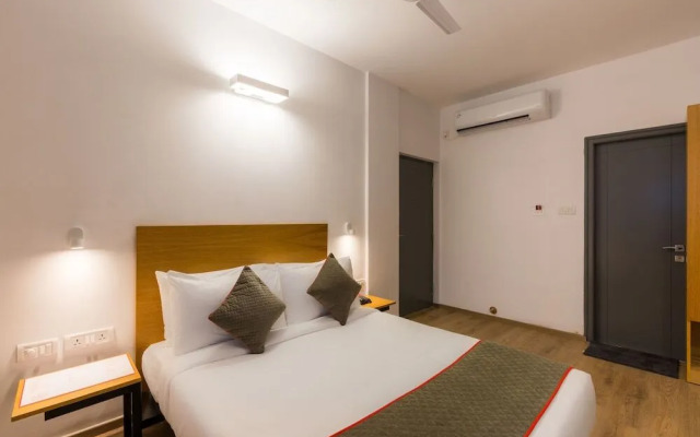 16 Square Luxury Suites & Boutique