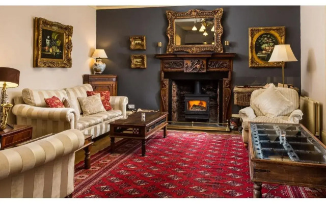 Orestone Manor
