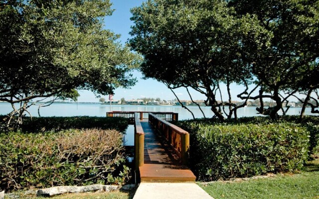 Runaway Bay Resort by BBG