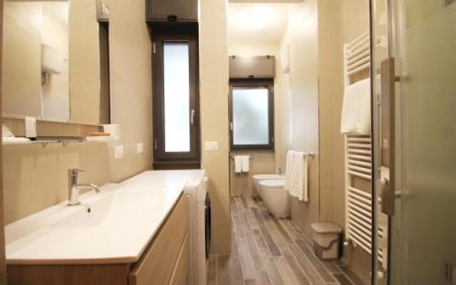 Eur Bright Spacious terraced Apartment